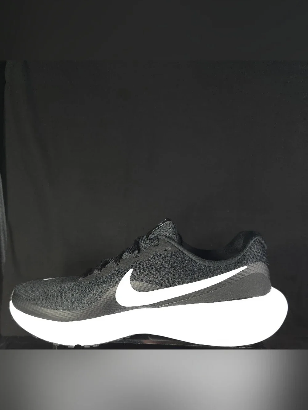 Nike Revolution 8 Black/White Running Shoe Sz 9W/7.5M